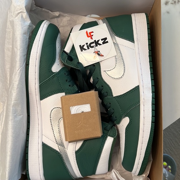NIB Jordan 1 Retro High OG - Gorge Green /Metallic Silver - mens 10